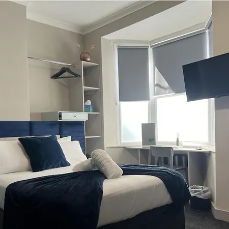 Holiday home Sanctuary - 4 Bedroom House